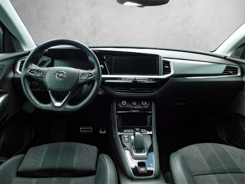 Fahrzeugabbildung Opel Grandland Ultimate Plug-in-Hybrid Ganzjahresreif