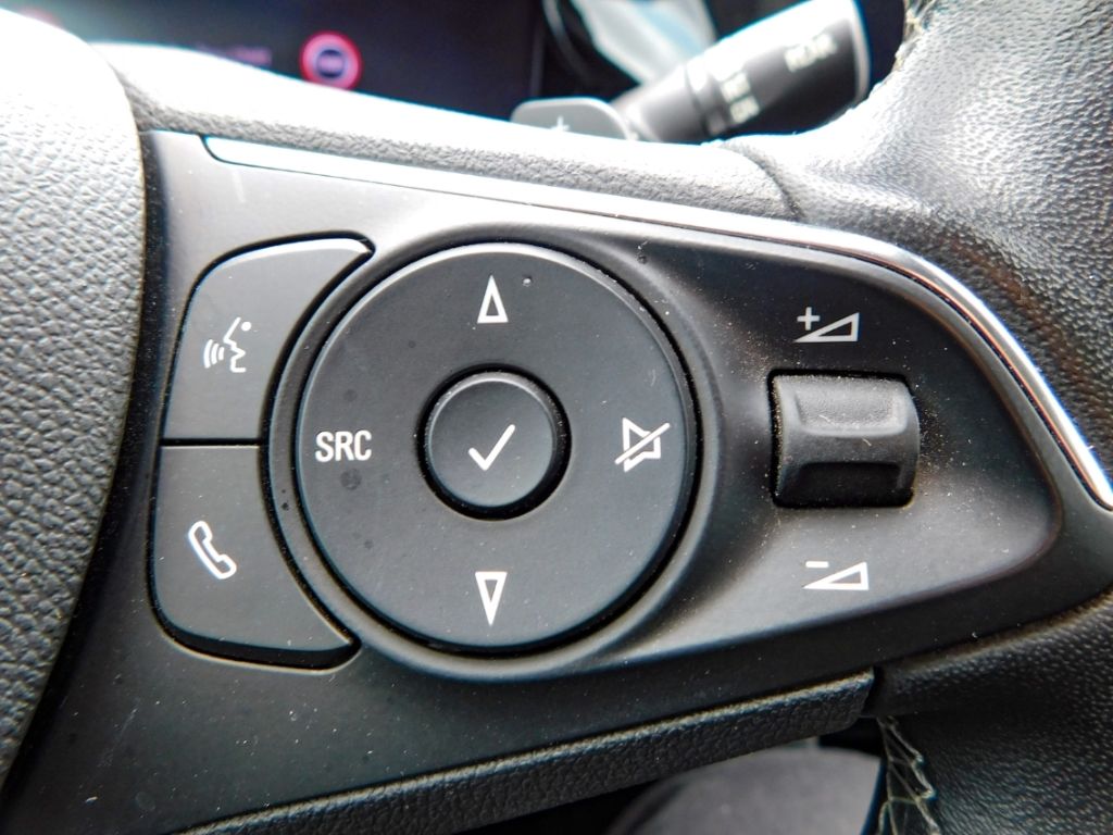 Fahrzeugabbildung Opel Grandland Ultimate Plug-in-Hybrid Ganzjahresreif
