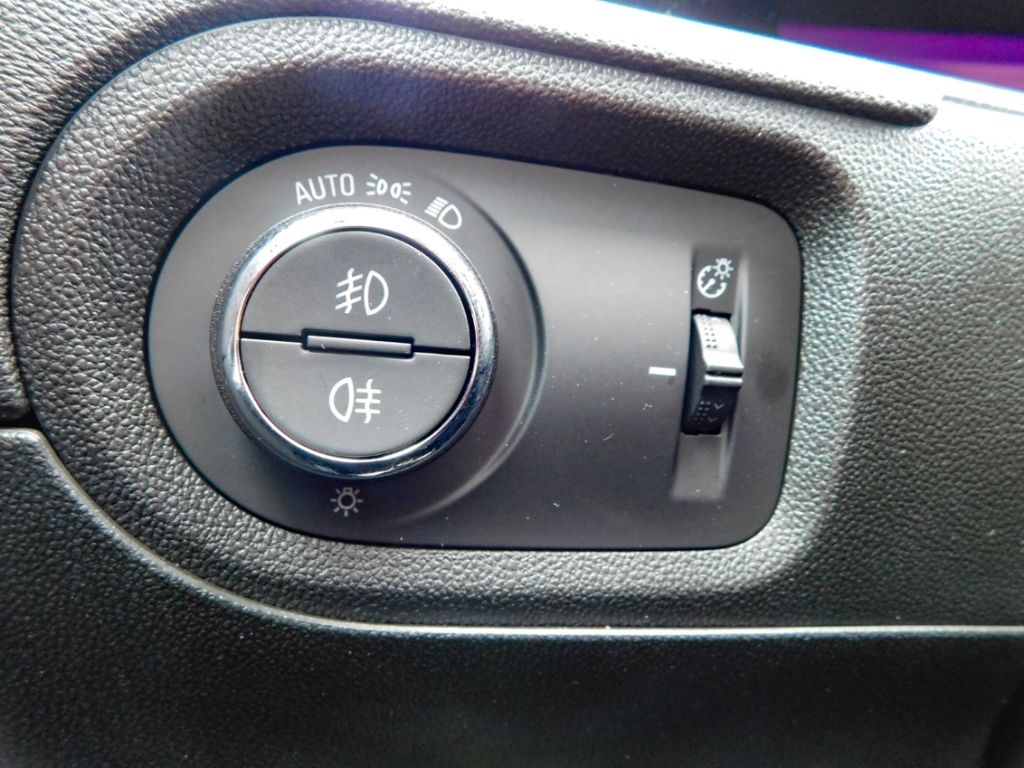 Fahrzeugabbildung Opel Grandland Ultimate Plug-in-Hybrid Ganzjahresreif