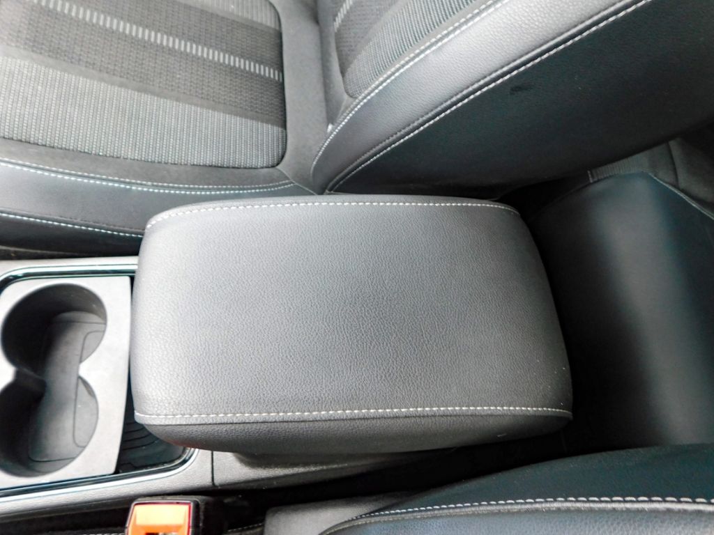 Fahrzeugabbildung Opel Grandland Ultimate Plug-in-Hybrid Ganzjahresreif