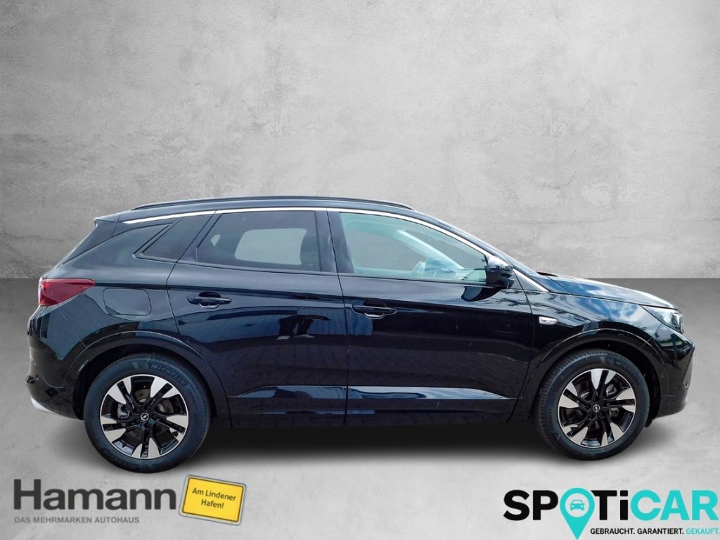 Fahrzeugabbildung Opel Grandland Ultimate Plug-in-Hybrid Ganzjahresreif