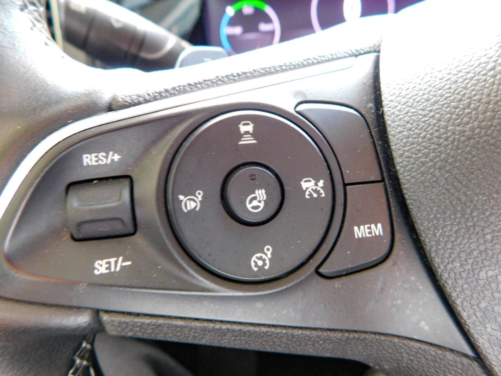 Fahrzeugabbildung Opel Grandland Elegance Plug-in-Hybrid Lenkrad-HZG AC