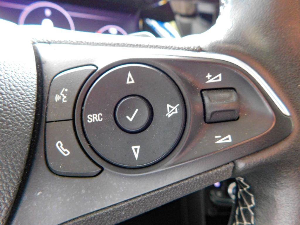 Fahrzeugabbildung Opel Grandland Elegance Plug-in-Hybrid Lenkrad-HZG AC