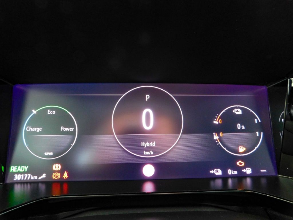 Fahrzeugabbildung Opel Grandland Elegance Plug-in-Hybrid Lenkrad-HZG AC