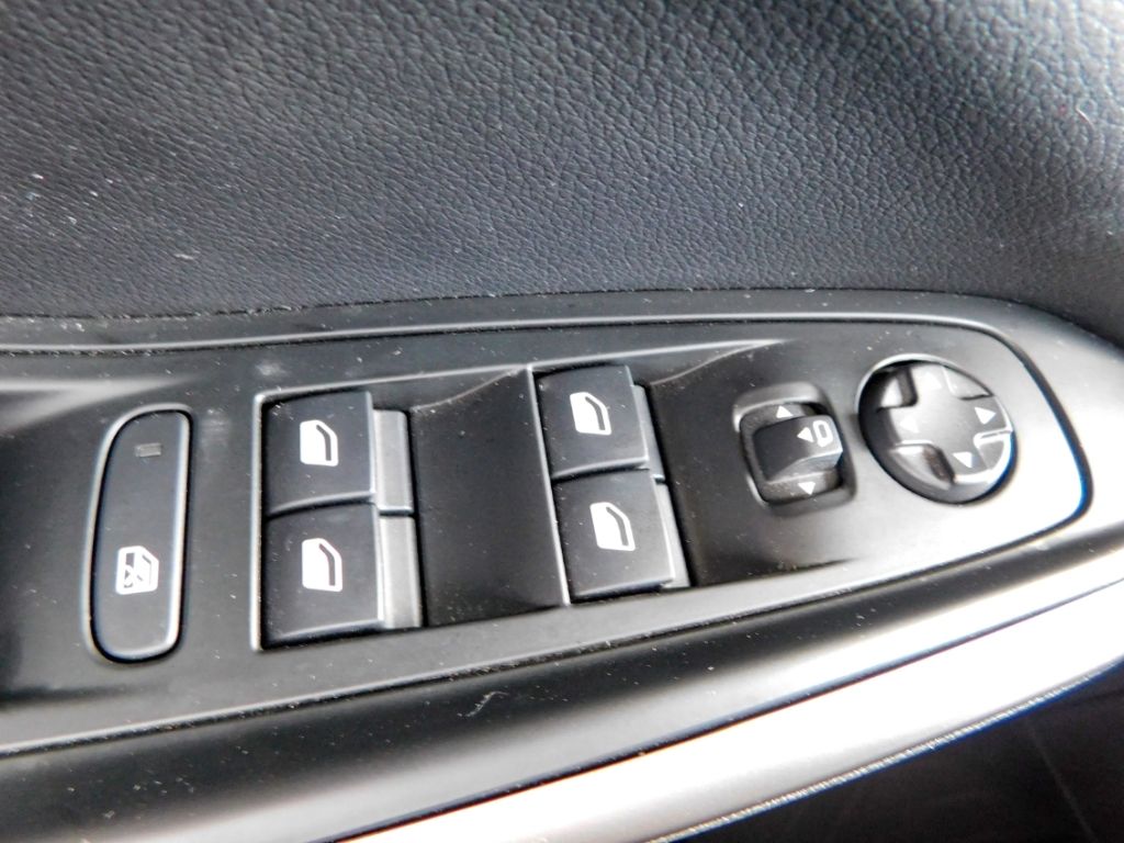 Fahrzeugabbildung Opel Grandland Elegance Plug-in-Hybrid Lenkrad-HZG AC