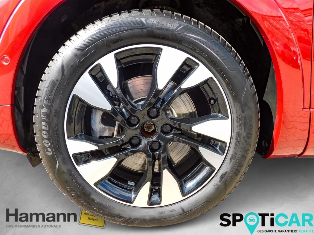 Fahrzeugabbildung Opel Grandland Elegance Plug-in-Hybrid Lenkrad-HZG AC