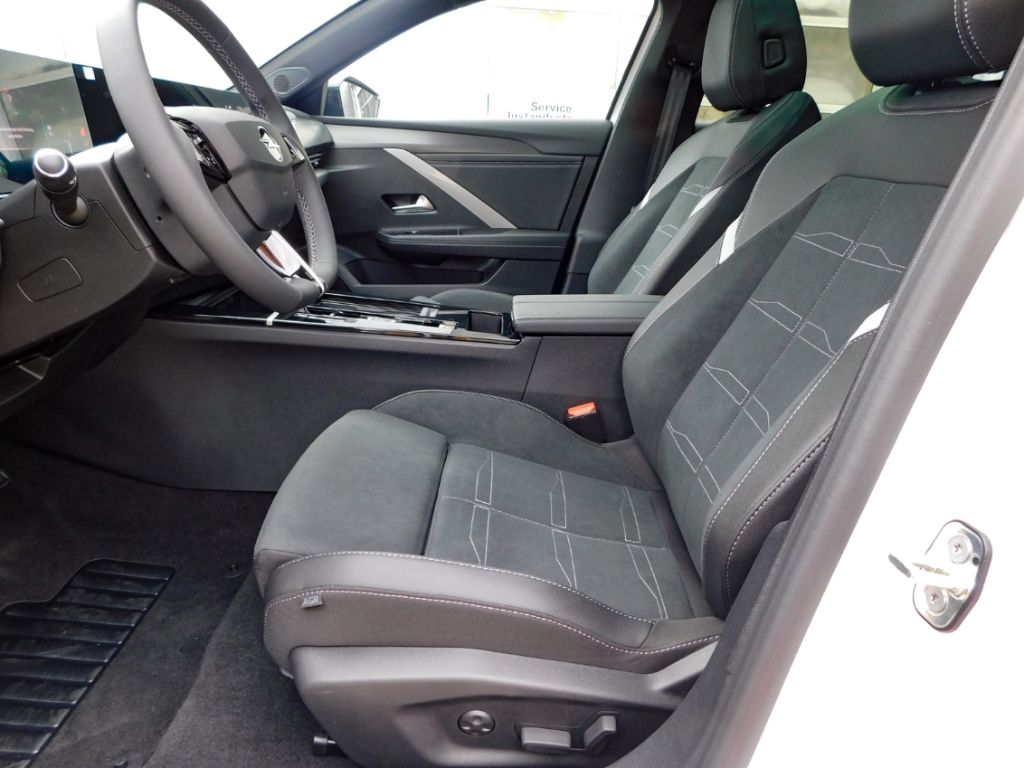 Fahrzeugabbildung Opel Astra L Sports Tourer Electric GS Pixel-LED Sitz