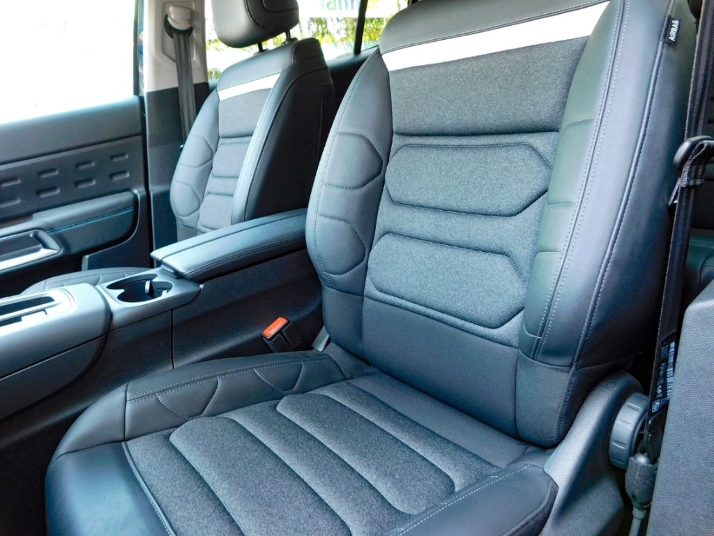 Fahrzeugabbildung Citroën C5 Aircross Max Hybrid 145-E Ganzjahresreifen Rü