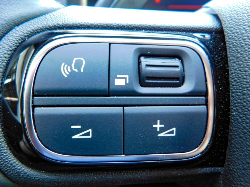 Fahrzeugabbildung Citroën C5 Aircross Max Hybrid 145-E Ganzjahresreifen Rü