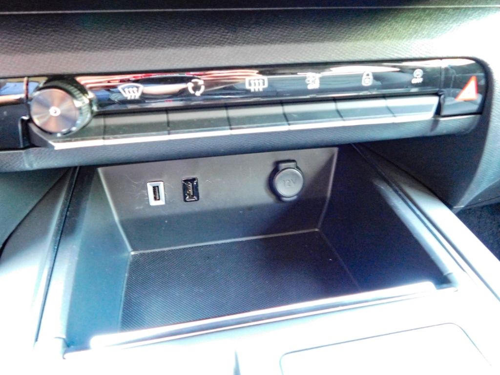Fahrzeugabbildung Citroën C5 Aircross Max Hybrid 145-E Ganzjahresreifen Rü