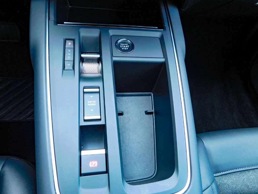 Fahrzeugabbildung Citroën C5 Aircross Max Hybrid 145-E Ganzjahresreifen Rü