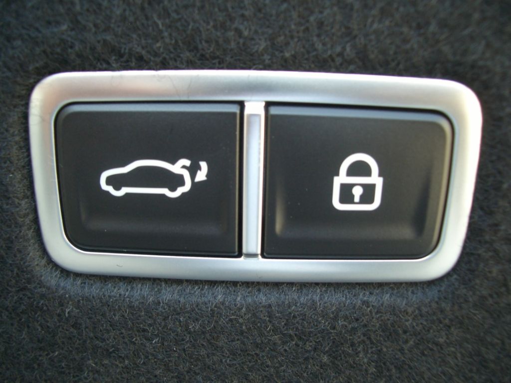 Fahrzeugabbildung Hyundai IONIQ 6 77,4 kWh 4WD First Edition - AKTION!!!