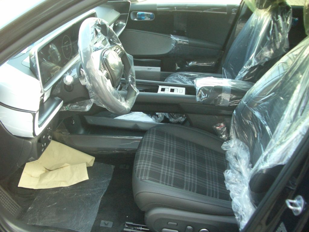 Fahrzeugabbildung Hyundai IONIQ 6 77,4 kWh 4WD First Edition - AKTION!!!