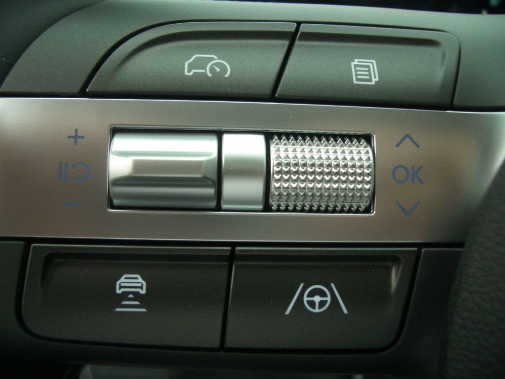 Fahrzeugabbildung Hyundai KONA SX2 1.0 DCT Trend, Navi, el. Heckklappe mit