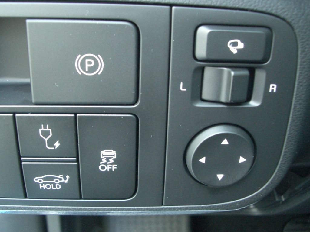 Fahrzeugabbildung Hyundai IONIQ 6 77,4 kWh 4WD Techniq, Leder, Park, Bose