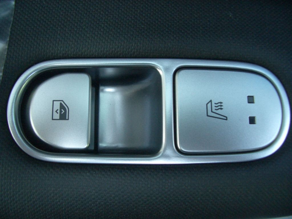 Fahrzeugabbildung Hyundai IONIQ 6 77,4 kWh 4WD Techniq, Leder, Park, Bose