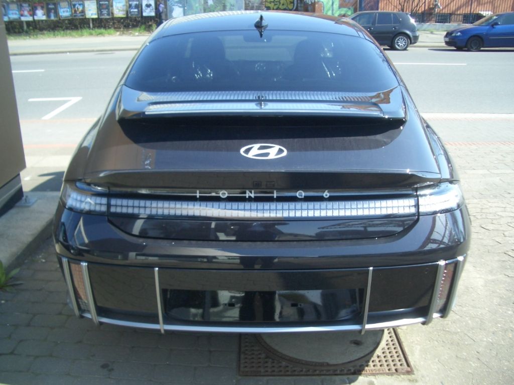 Fahrzeugabbildung Hyundai IONIQ 6 77,4 kWh 4WD Techniq, Leder, Park, Bose