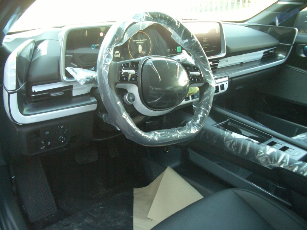 Fahrzeugabbildung Hyundai IONIQ 6 77,4 kWh 4WD Techniq, Leder, Park, Bose