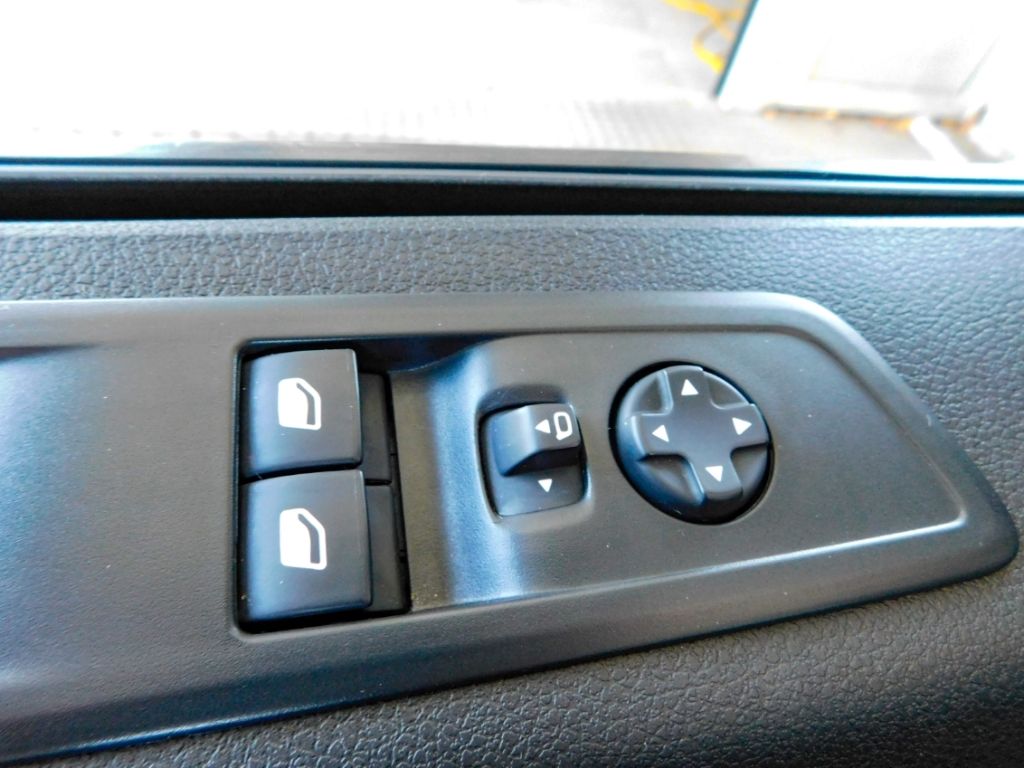 Fahrzeugabbildung Opel Vivaro Kasten -e Edition M AHK Klimaanlage