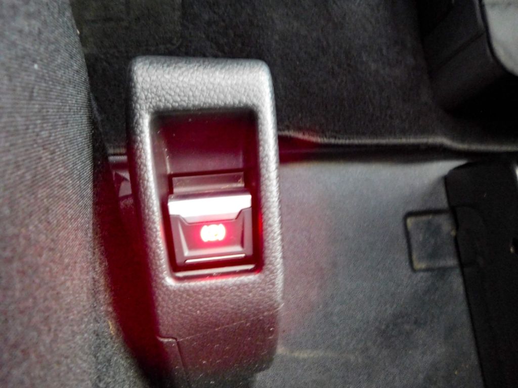 Fahrzeugabbildung Opel Vivaro Kasten -e Edition M AHK Klimaanlage