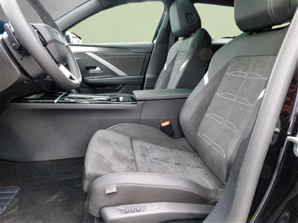 Fahrzeugabbildung Opel Astra L ST Ultimate Automatik Panoramadach