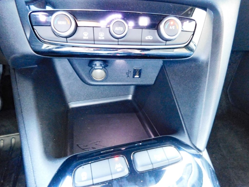 Fahrzeugabbildung Opel Corsa F GS Line 1.2 Turbo S/S Lenkrad-HZG Rückfa