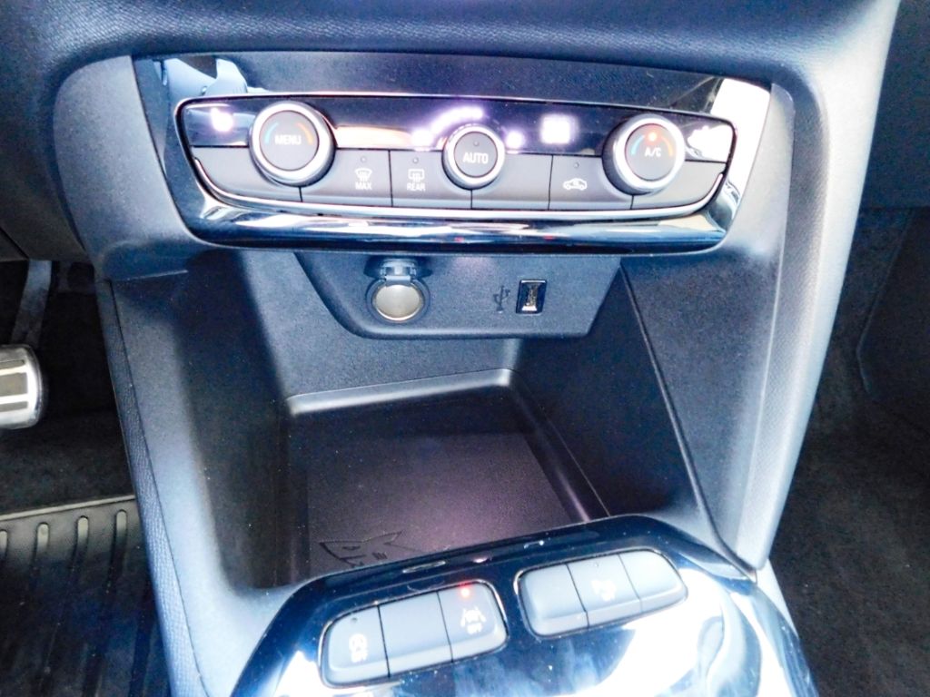 Fahrzeugabbildung Opel Corsa F GS Line 1.2 Turbo S/S Lenkrad-HZG Rückfa