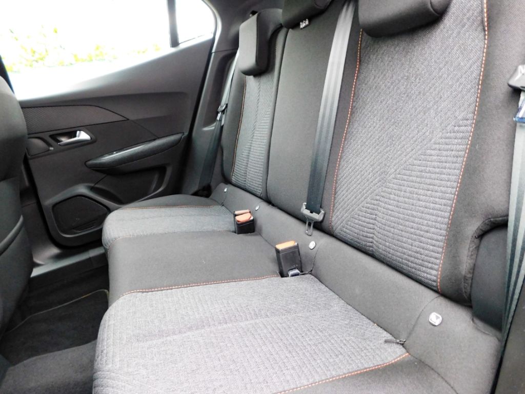 Fahrzeugabbildung Peugeot 2008 Style Puretech 100 Carplay Sitz-Hzg