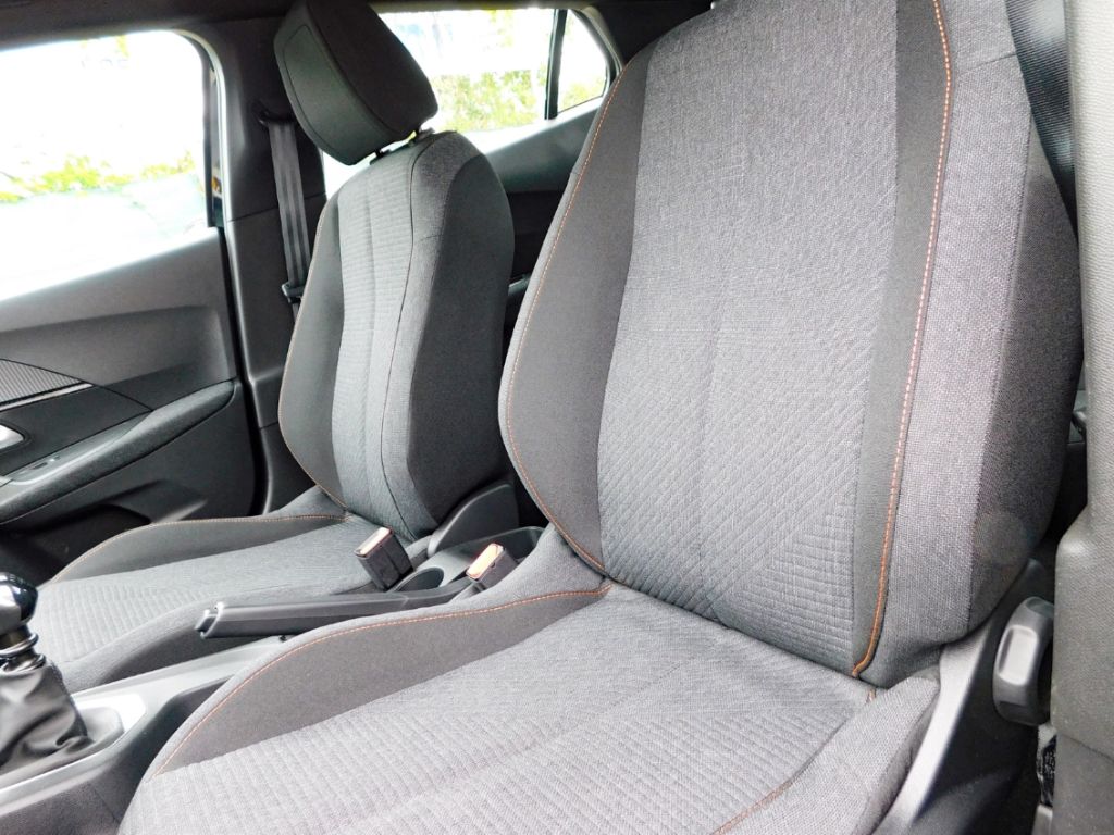 Fahrzeugabbildung Peugeot 2008 Style Puretech 100 Carplay Sitz-Hzg