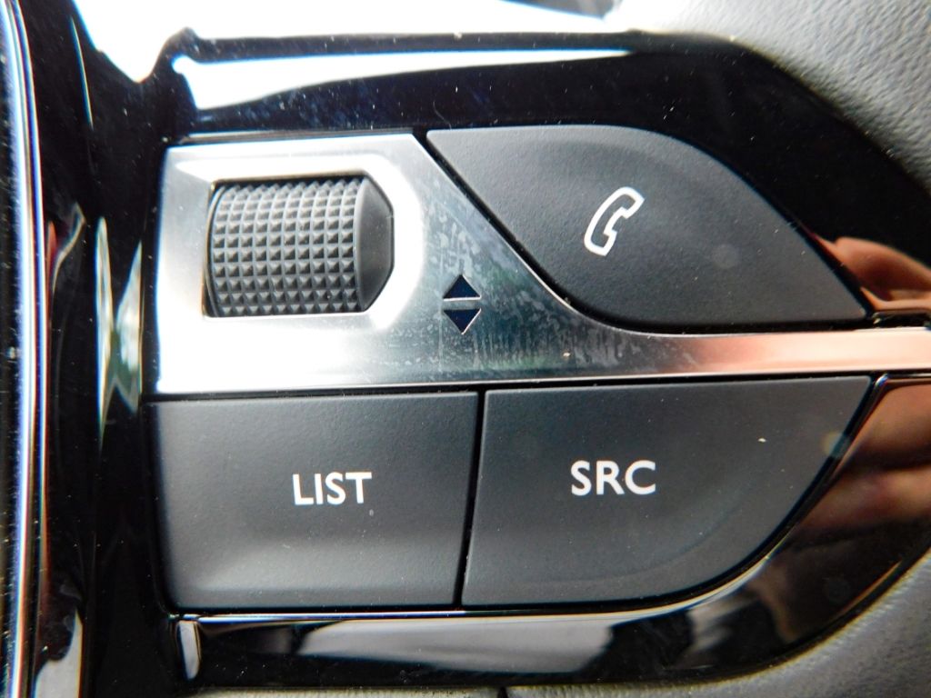 Fahrzeugabbildung Peugeot 2008 Style Puretech 100 Carplay Sitz-Hzg