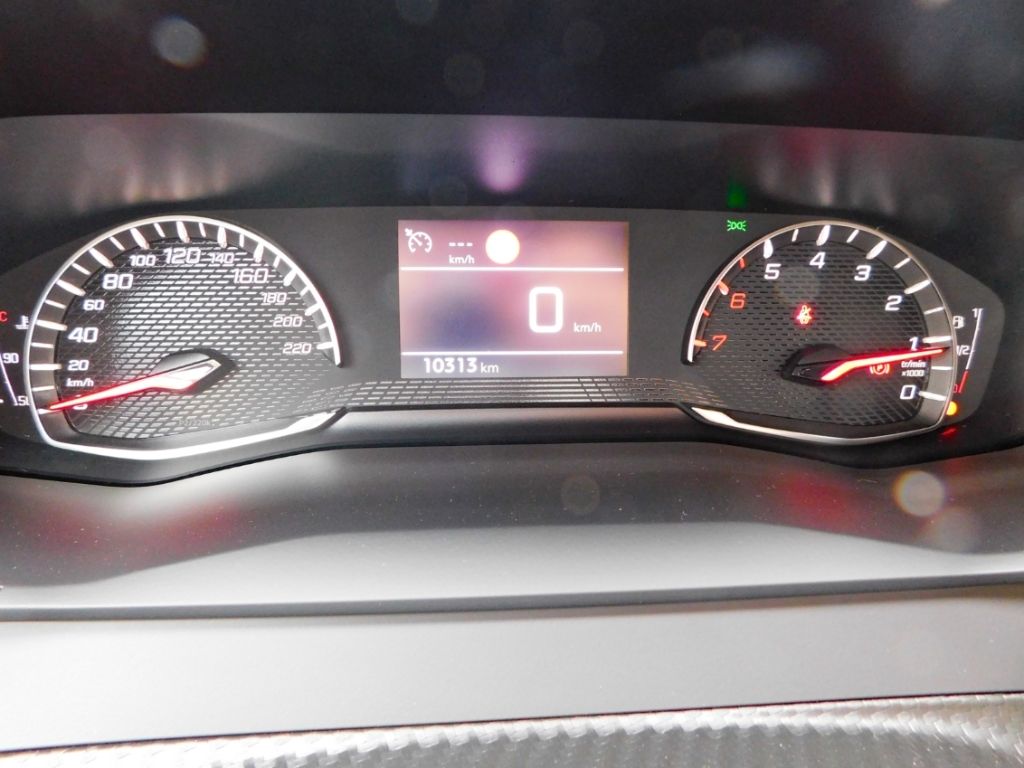Fahrzeugabbildung Peugeot 2008 Style Puretech 100 Carplay Sitz-Hzg