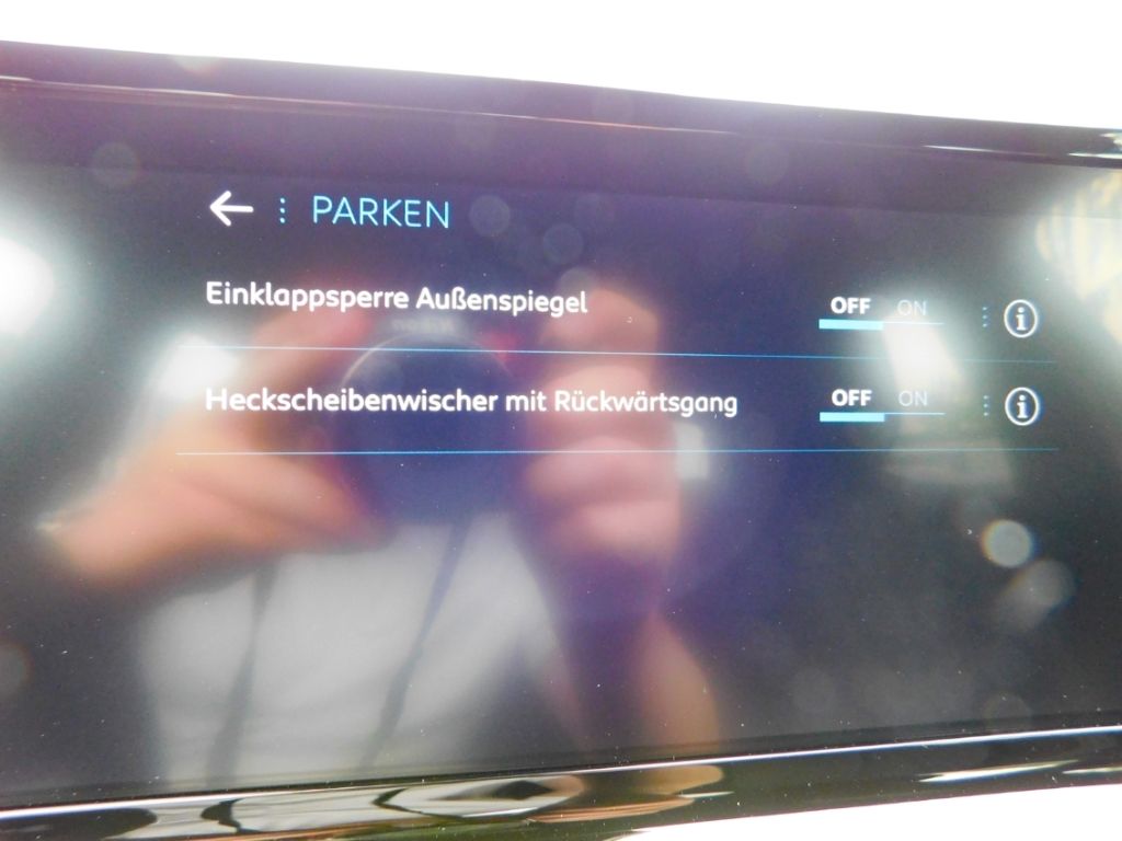 Fahrzeugabbildung Peugeot 2008 Style Puretech 100 Carplay Sitz-Hzg