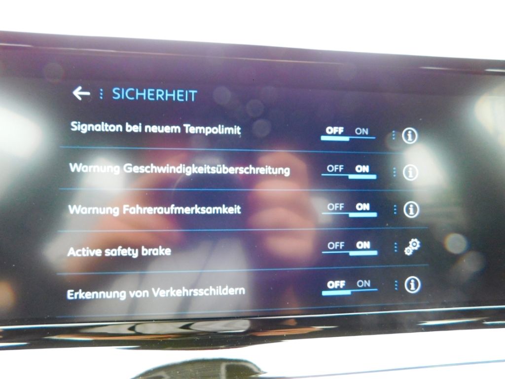 Fahrzeugabbildung Peugeot 2008 Style Puretech 100 Carplay Sitz-Hzg