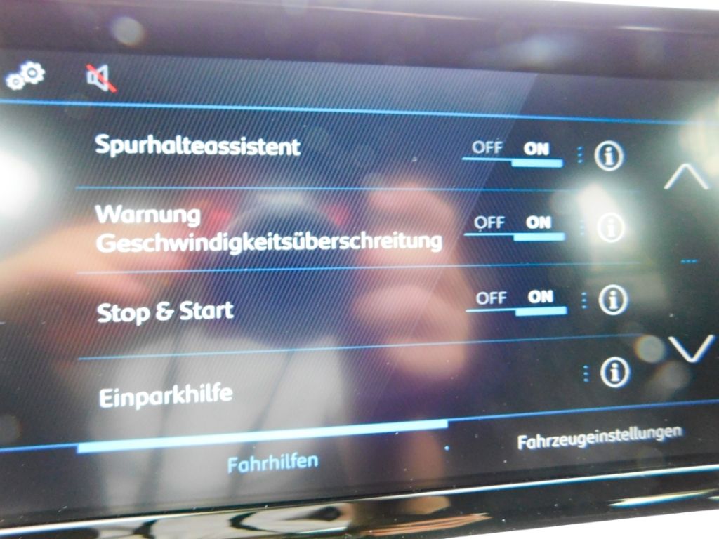 Fahrzeugabbildung Peugeot 2008 Style Puretech 100 Carplay Sitz-Hzg