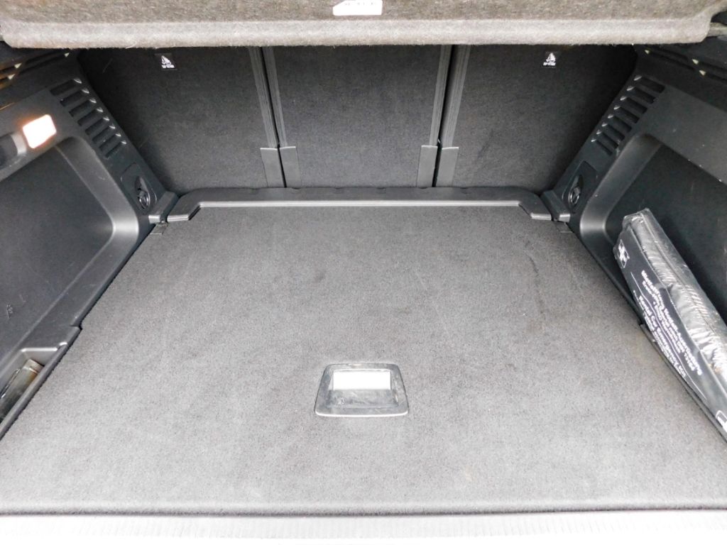 Fahrzeugabbildung Citroën C5 Aircross Plus Hybrid Sitz-Hzg 2x Kamera Ganzj