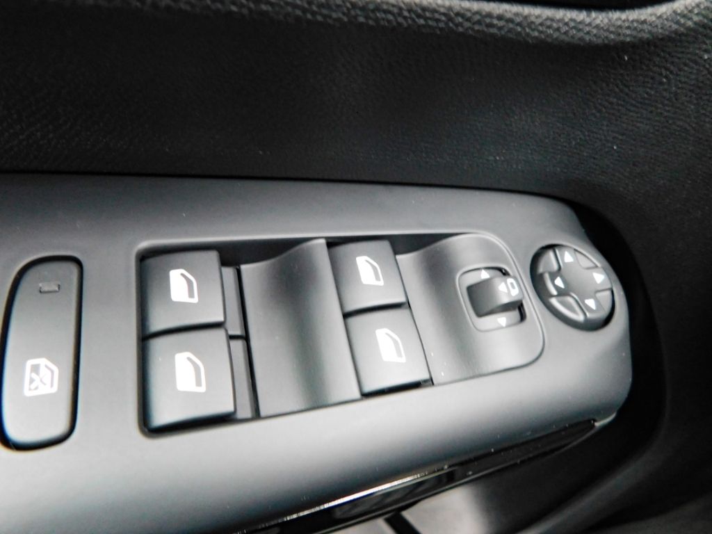 Fahrzeugabbildung Citroën C5 Aircross Plus Hybrid Sitz-Hzg 2x Kamera Ganzj