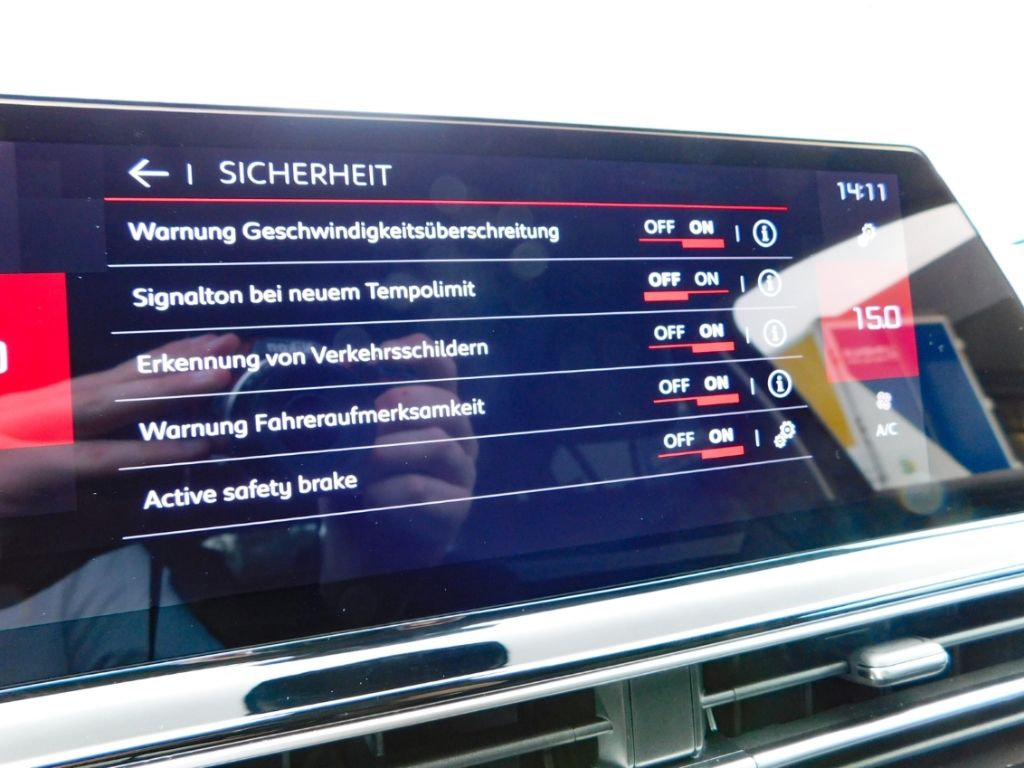 Fahrzeugabbildung Citroën C5 Aircross Plus Hybrid Sitz-Hzg 2x Kamera Ganzj