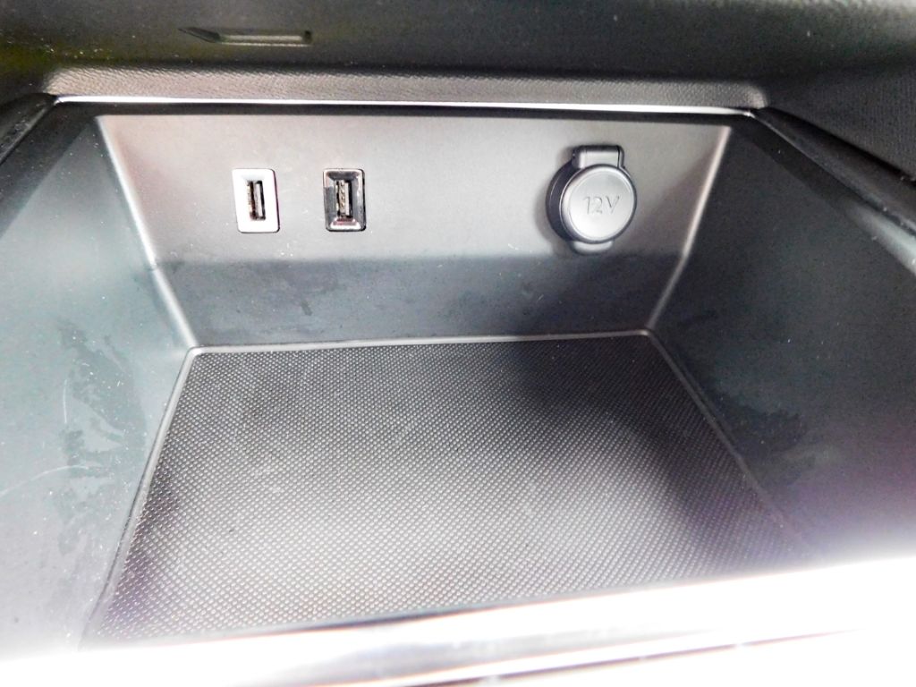 Fahrzeugabbildung Citroën C5 Aircross Plus Hybrid Sitz-Hzg 2x Kamera Ganzj