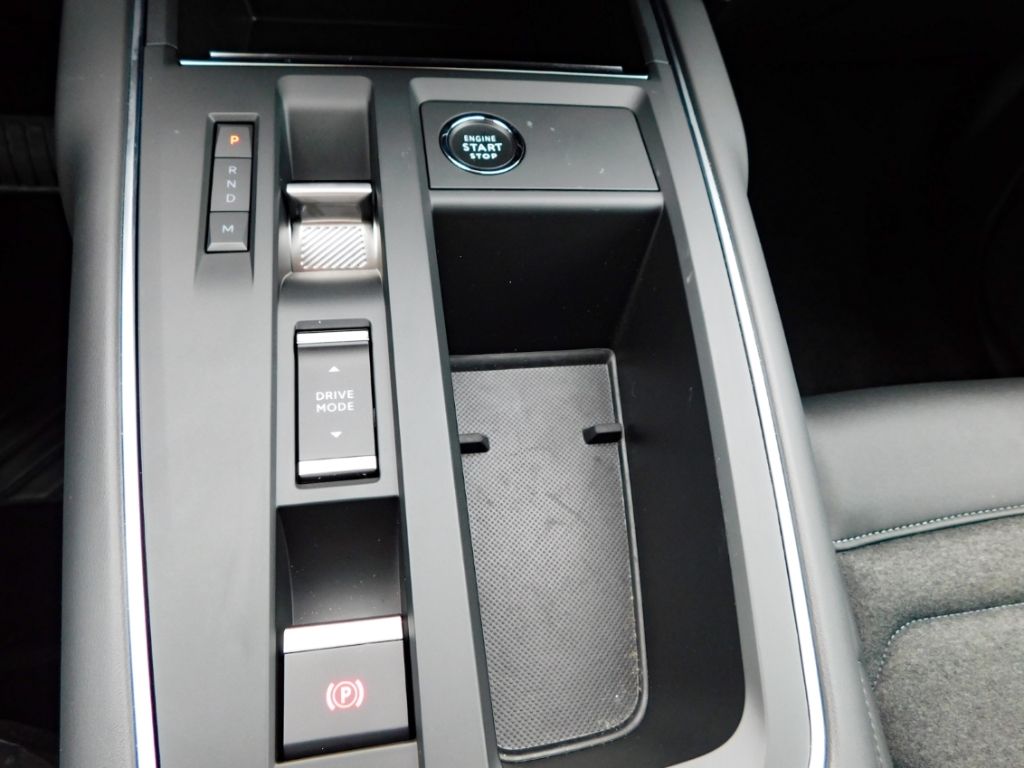 Fahrzeugabbildung Citroën C5 Aircross Plus Hybrid Sitz-Hzg 2x Kamera Ganzj