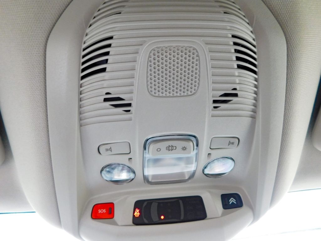 Fahrzeugabbildung Citroën C5 Aircross Plus Hybrid Sitz-Hzg 2x Kamera Ganzj