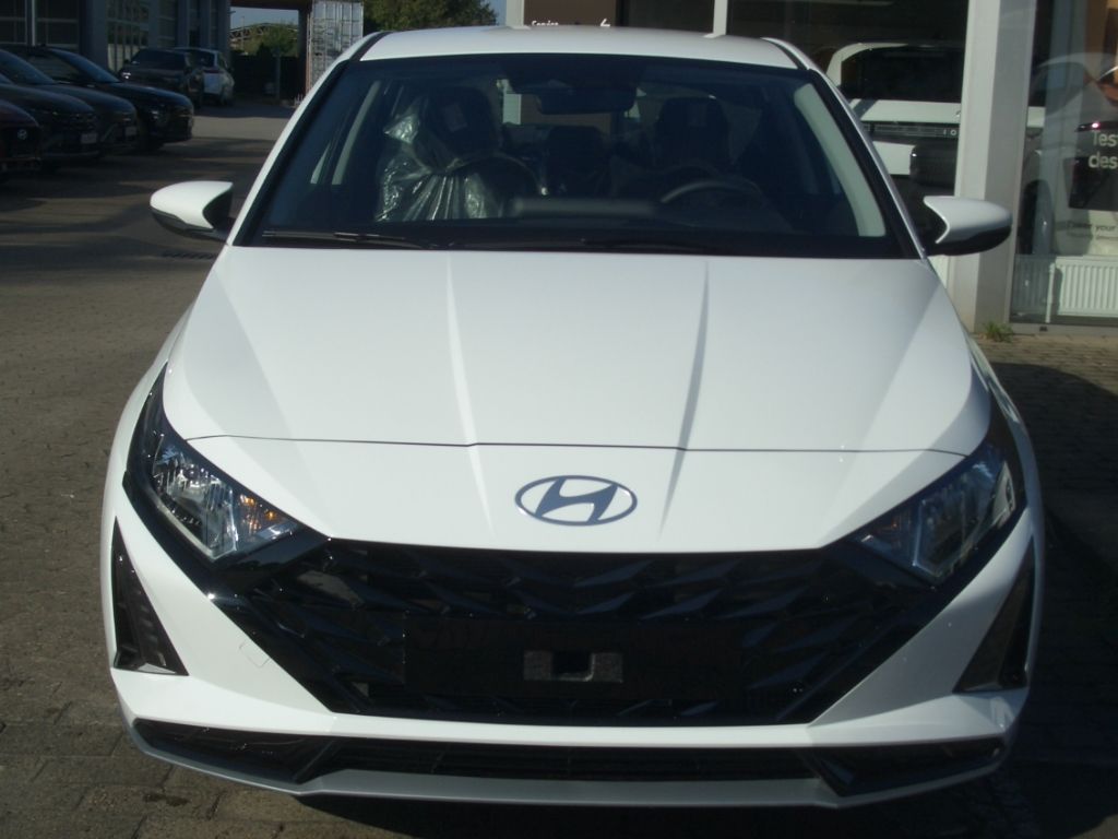 Fahrzeugabbildung Hyundai i20 FL 1.0 T-GDI 100 PS Trend, Navigation