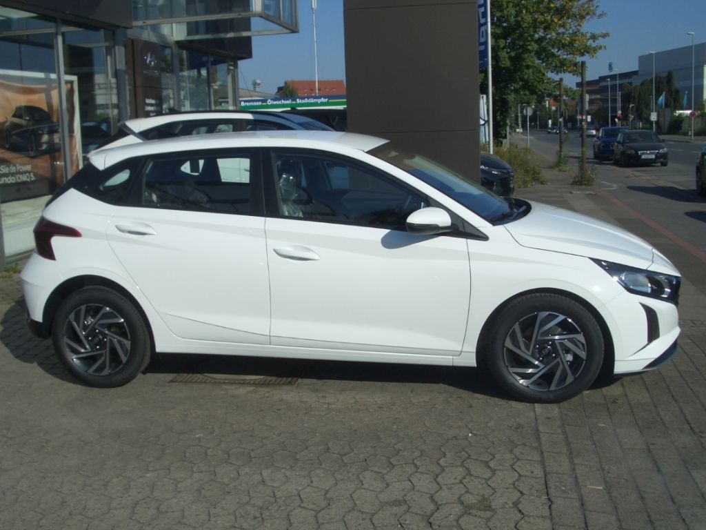 Fahrzeugabbildung Hyundai i20 FL 1.0 T-GDI 100 PS Trend, Navigation