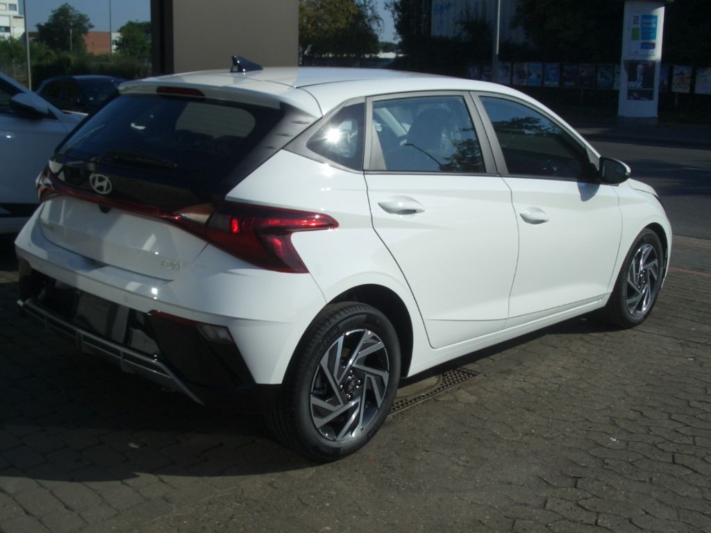 Fahrzeugabbildung Hyundai i20 FL 1.0 T-GDI 100 PS Trend, Navigation
