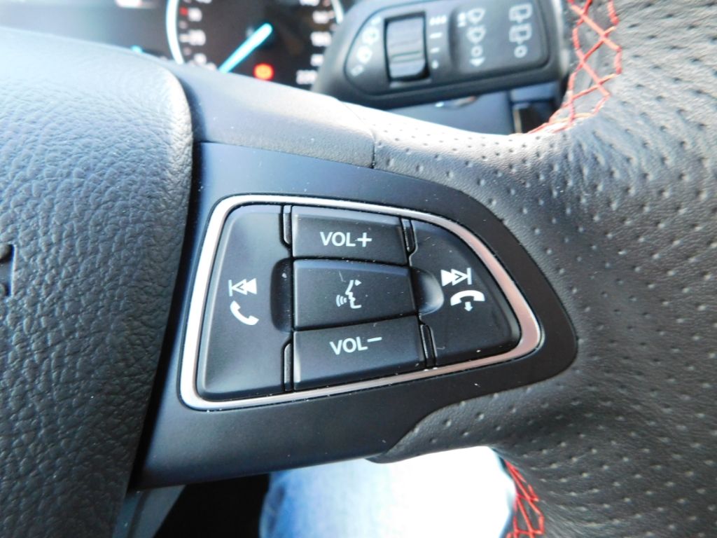 Fahrzeugabbildung Ford EcoSport ST-Line 1.0 EcoBoost EU6d Winterpaket A