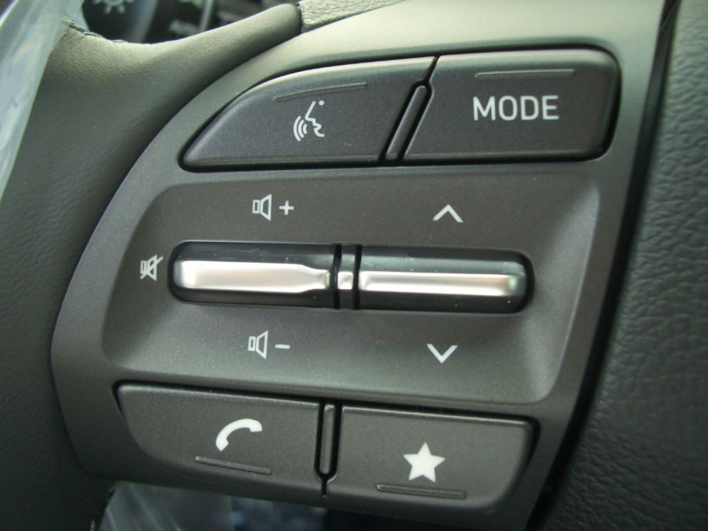 Fahrzeugabbildung Hyundai i30cw MJ25 1.0 T-GDI DCT Advantage, Navi, LED