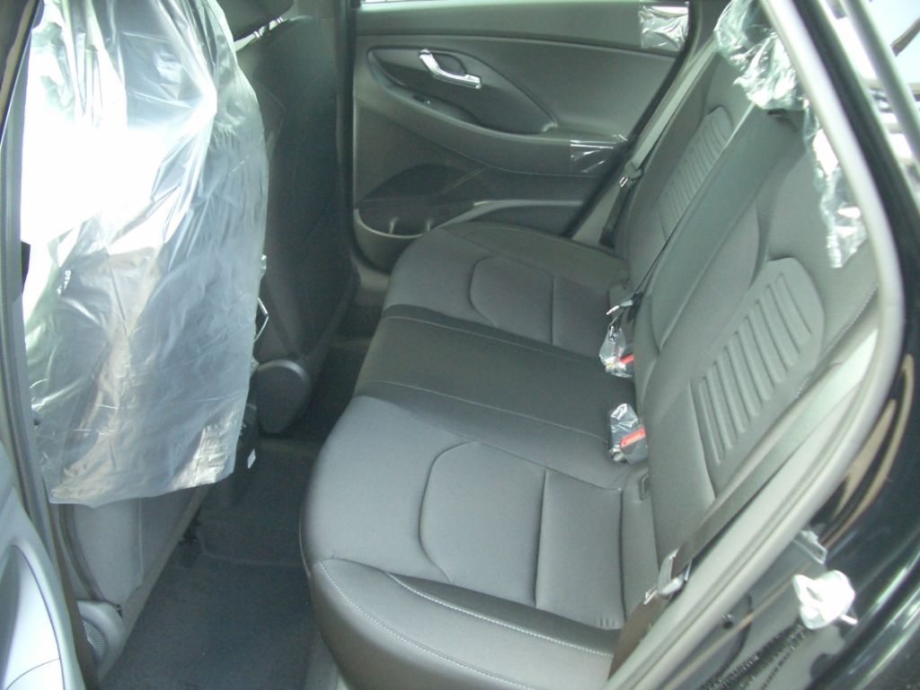 Fahrzeugabbildung Hyundai i30cw MJ25 1.0 T-GDI DCT Advantage, Navi, LED