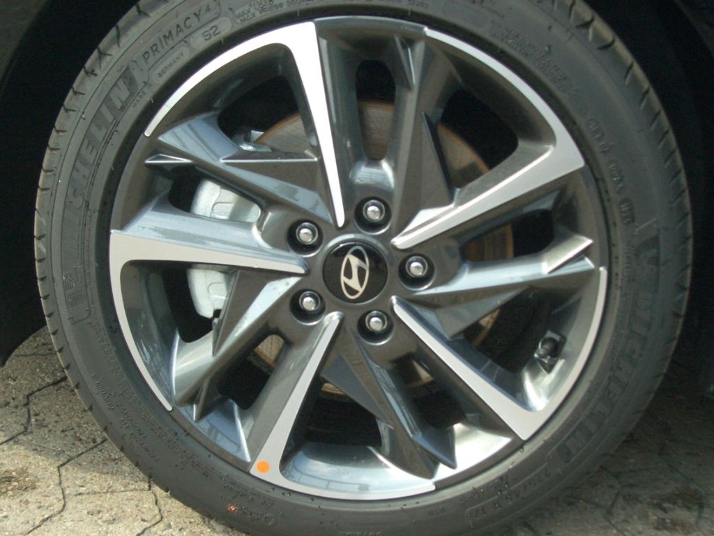 Fahrzeugabbildung Hyundai i30cw MJ25 1.0 T-GDI DCT Advantage, Navi, LED