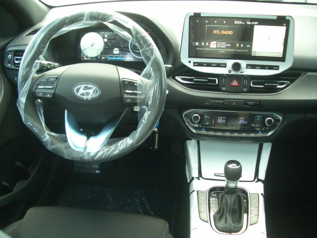 Fahrzeugabbildung Hyundai i30cw MJ25 1.0 T-GDI DCT Advantage, Navi, LED