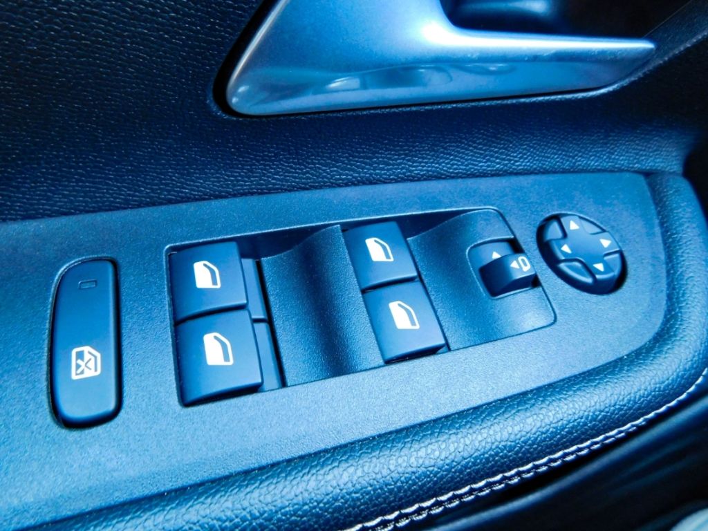 Fahrzeugabbildung Opel Mokka e Ultimate Matrix LED ACC Sitz-Hzg Keyless