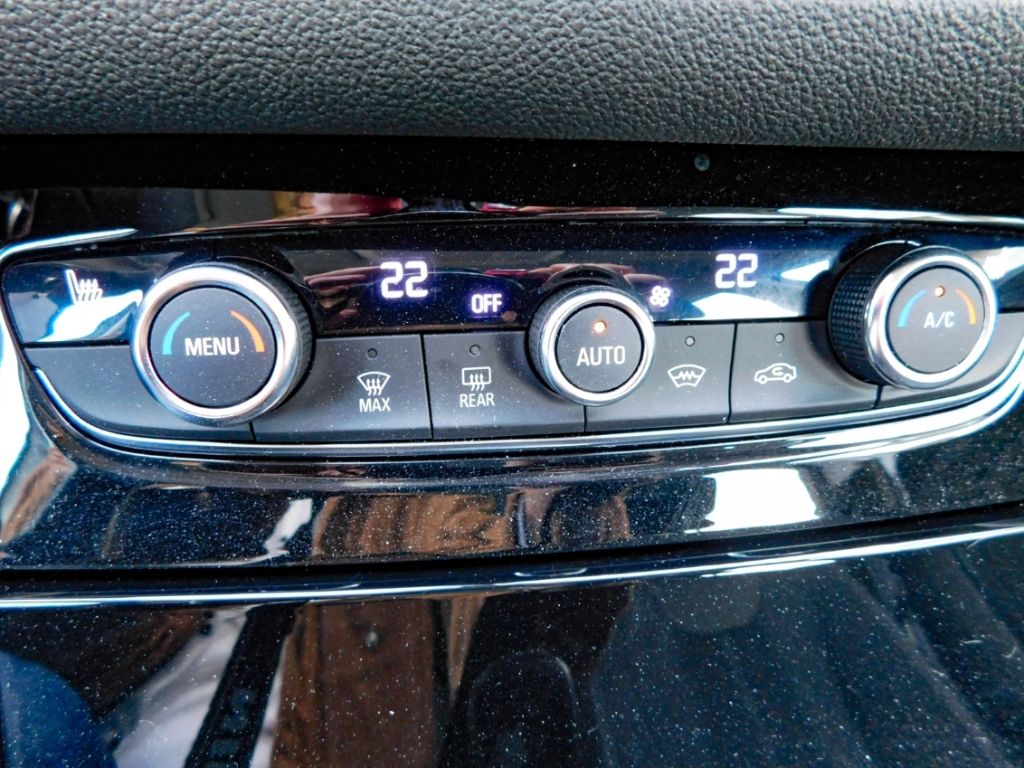 Fahrzeugabbildung Opel Grandland Enjoy 1.2 Turbo Kamera Sitz-Hzg Allwet